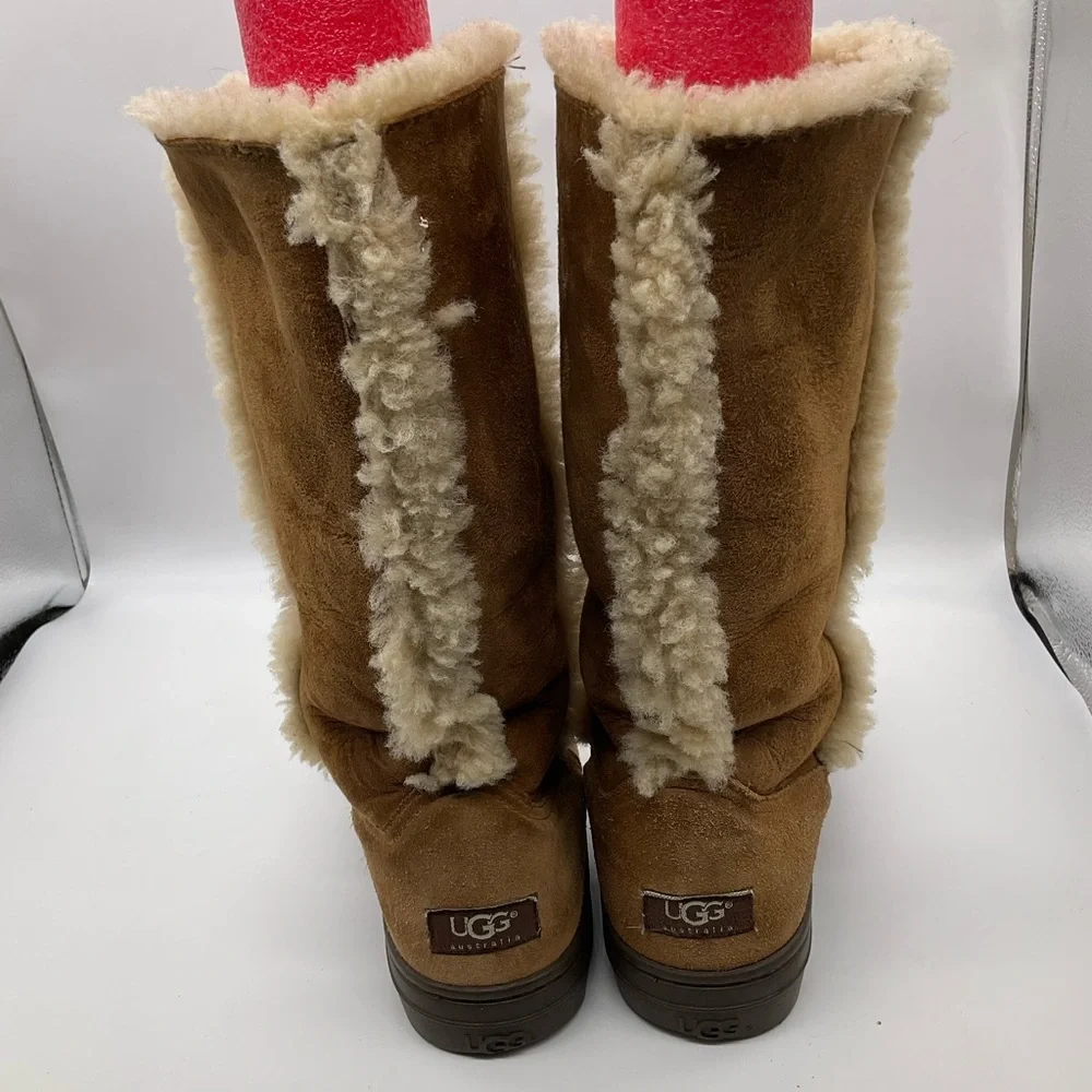 UGG TALL SUEDE SHEEPSKIN BOOTS 8 WIDE - Picture 2 of 8